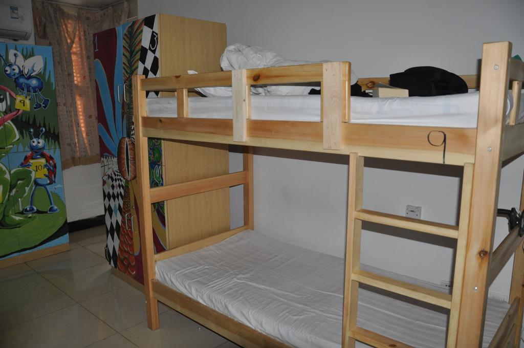 Three Legged Frog Hostel بكين الغرفة الصورة